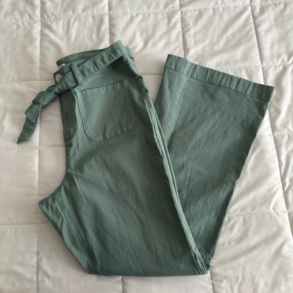 LC Lauren Conrad Super High Rise Flare Pants Size 16